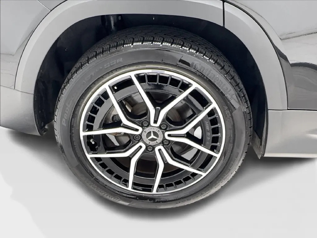 Mercedes-Benz EQB photo 18