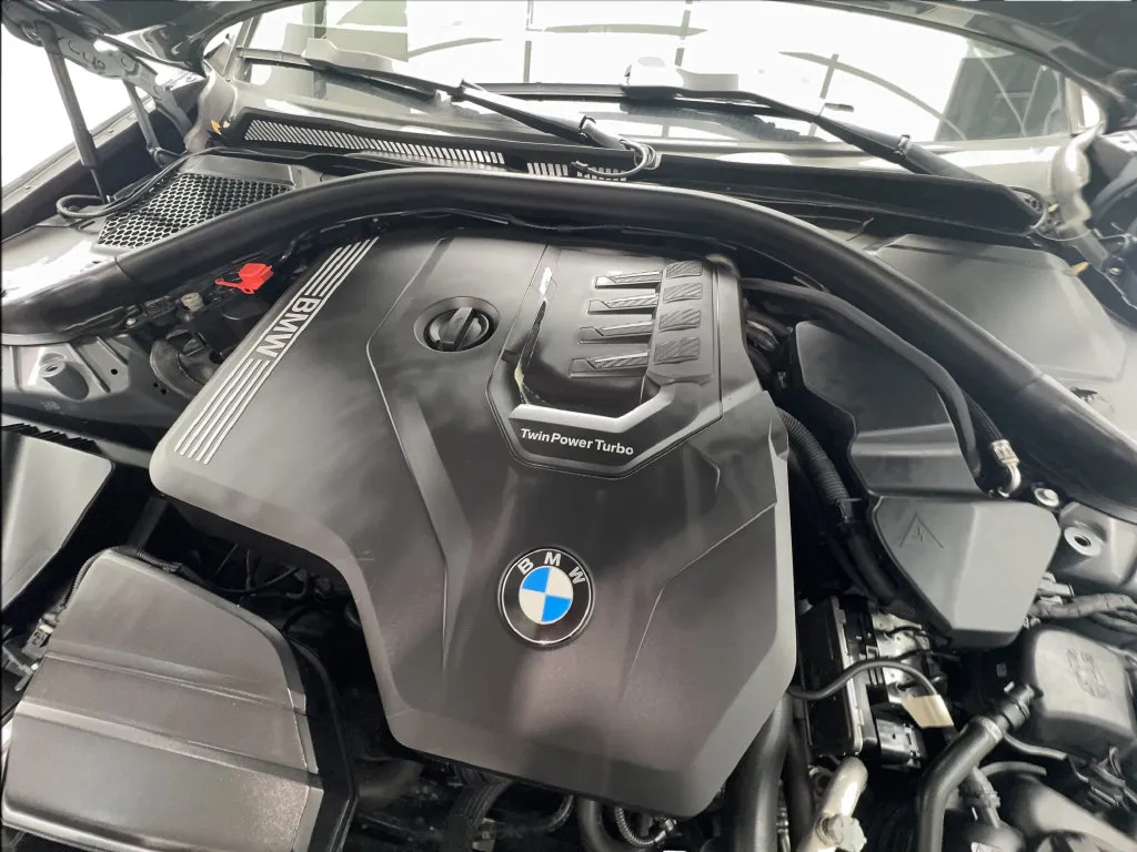 BMW 3 Series photo 21