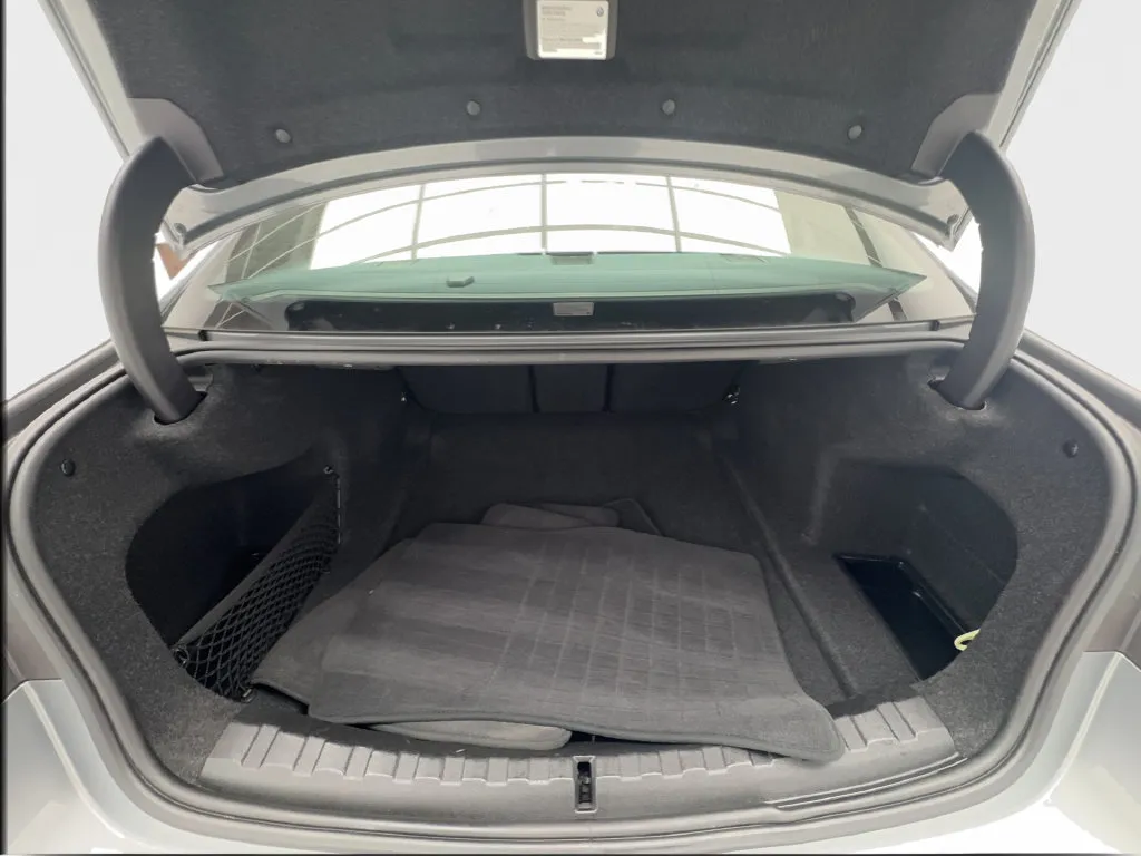 BMW 3 Series photo 19