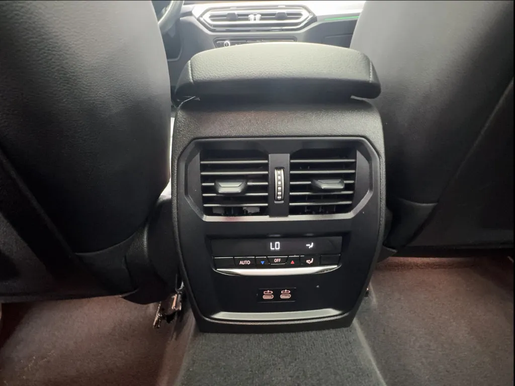 BMW 3 Series photo 42