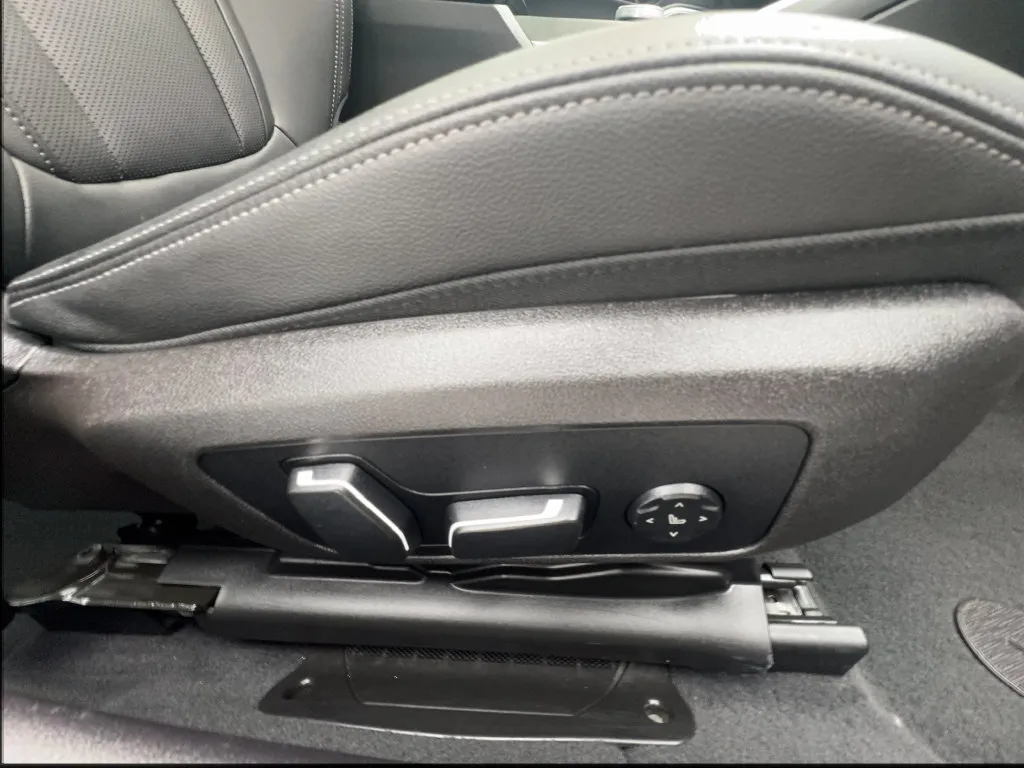 BMW 3 Series photo 35