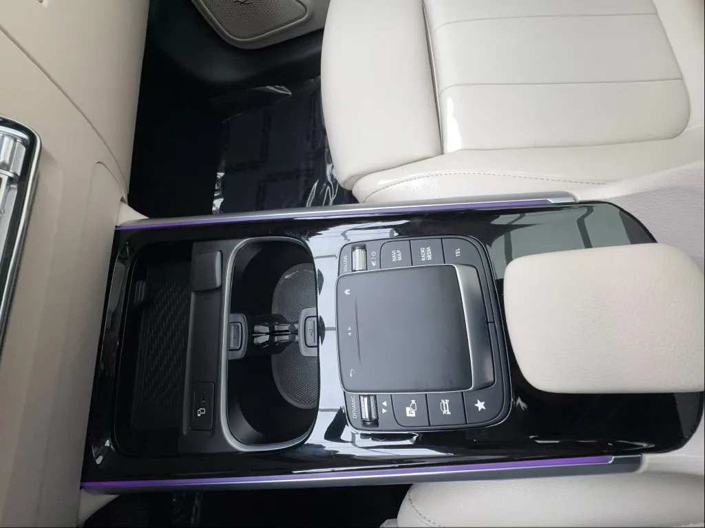 Mercedes-Benz EQB photo 46