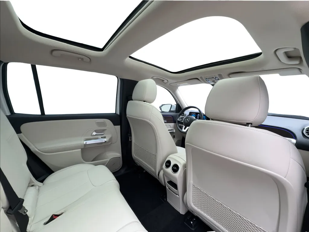 Mercedes-Benz EQB photo 28