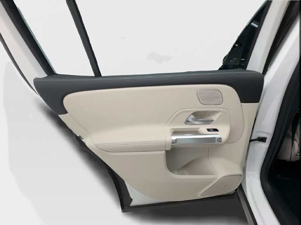 Mercedes-Benz EQB photo 27