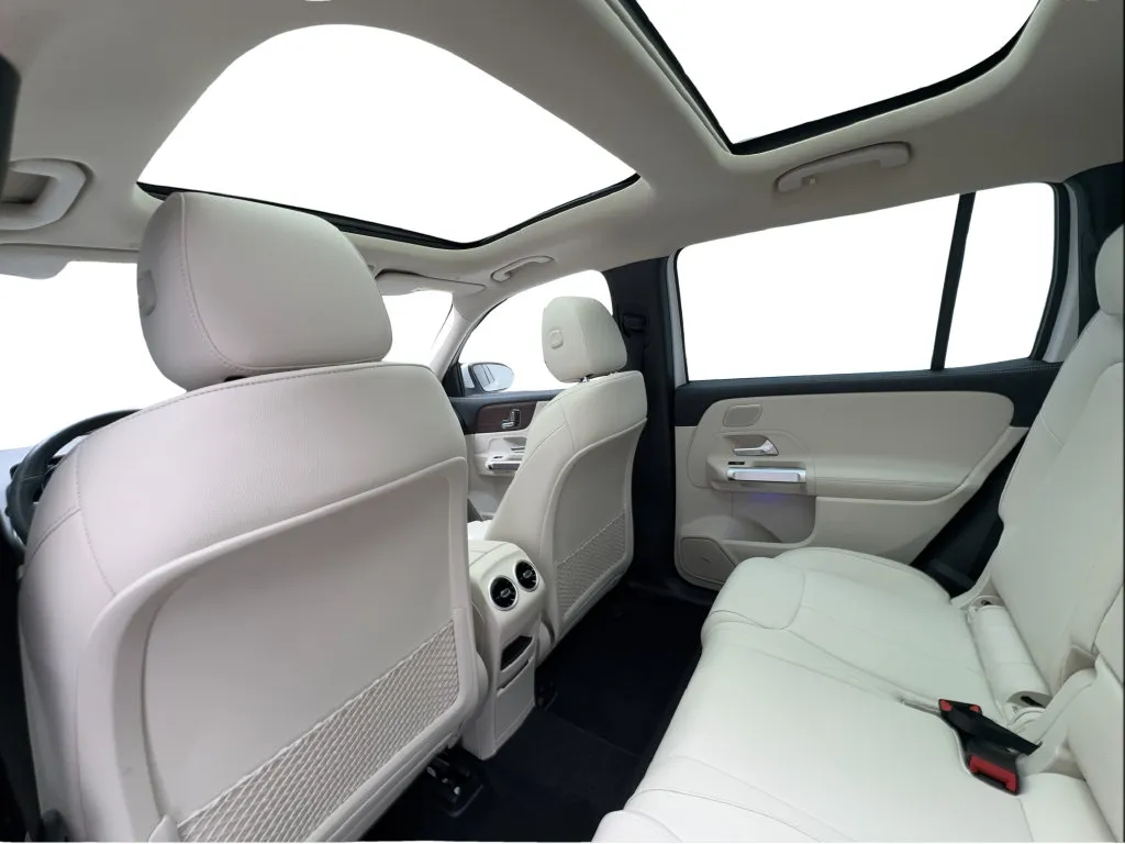 Mercedes-Benz EQB photo 25