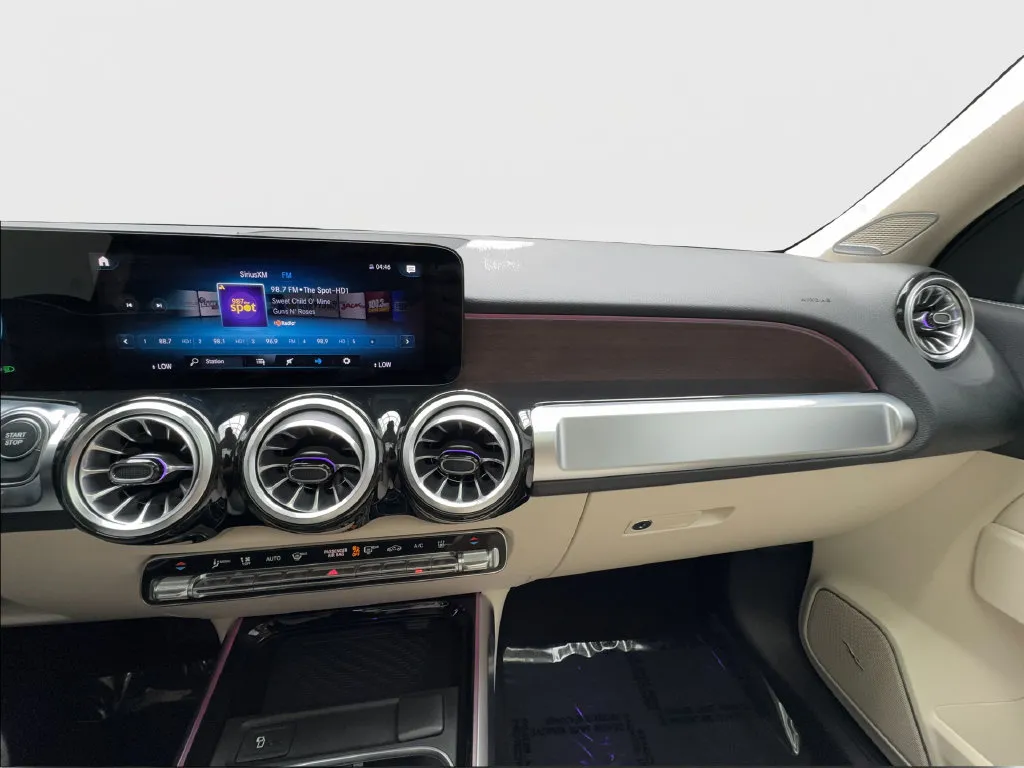 Mercedes-Benz EQB photo 45