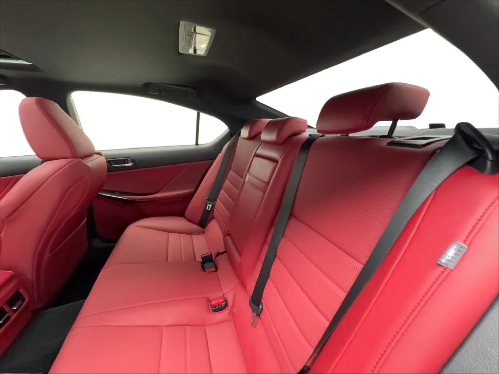 Lexus IS photo 26