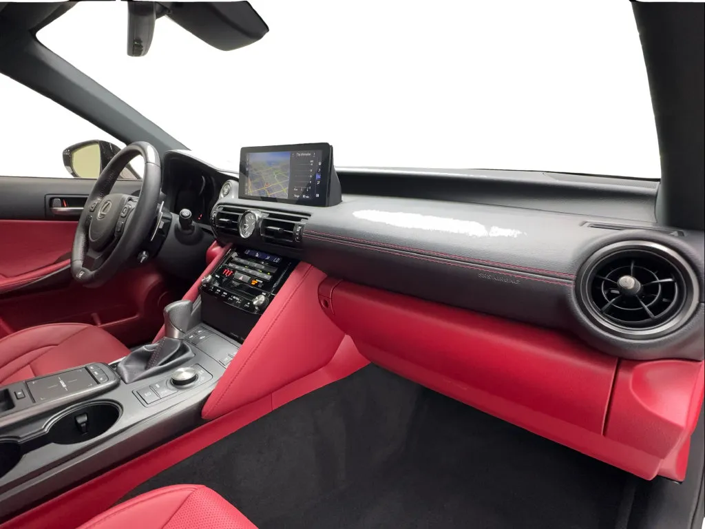 Lexus IS photo 34