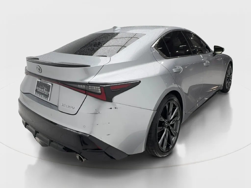 Lexus IS photo 8
