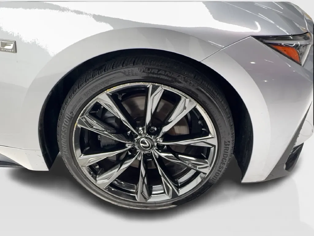Lexus IS photo 16