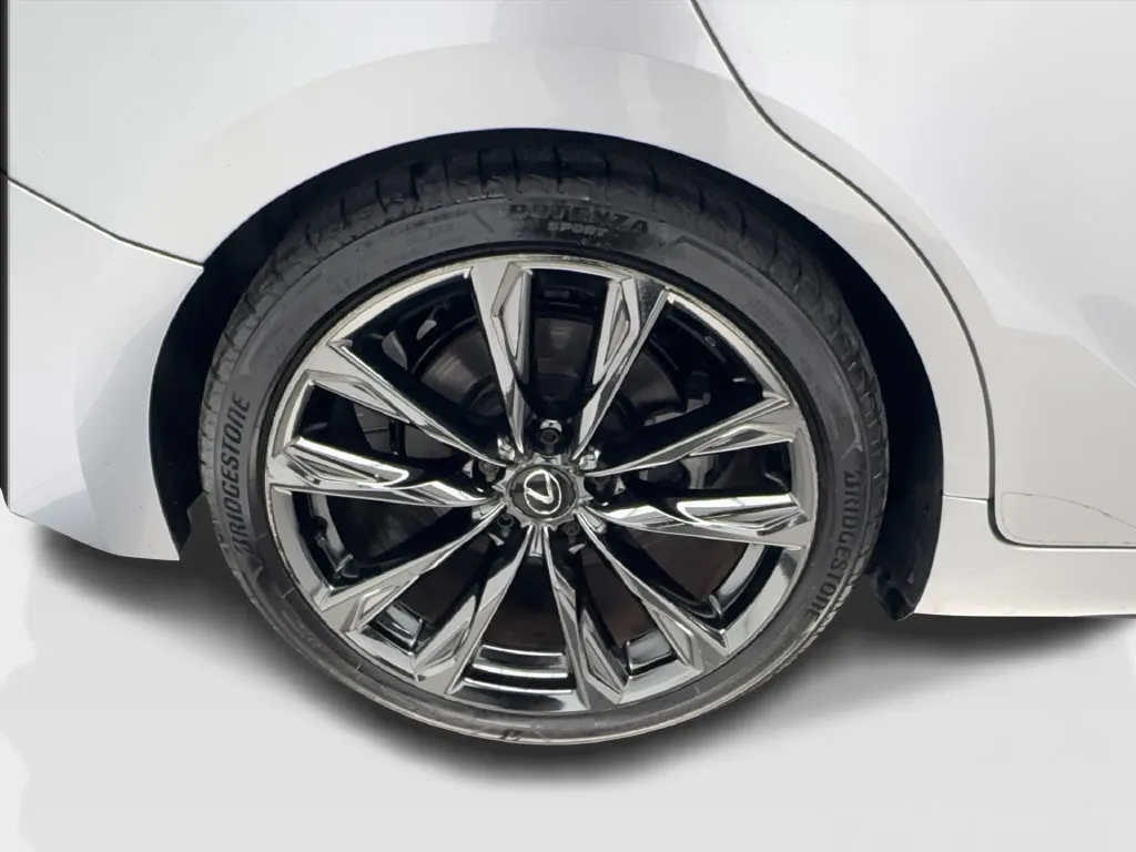 Lexus IS photo 18