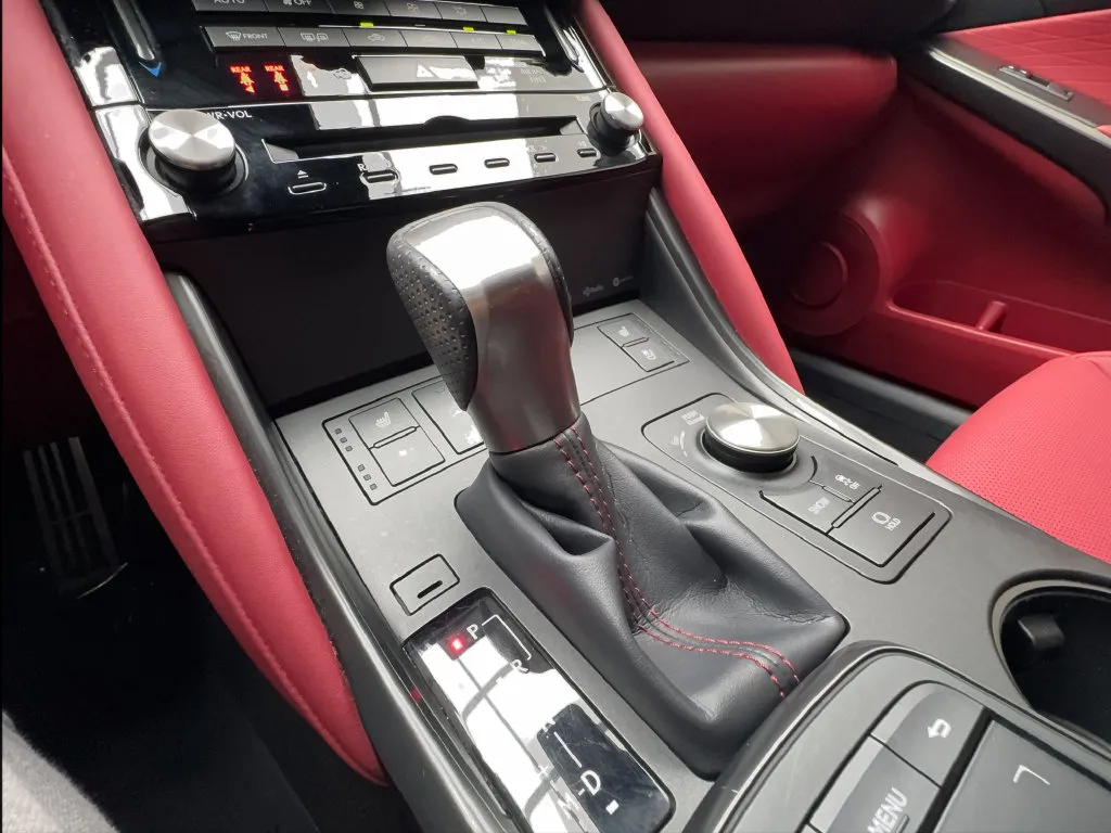 Lexus IS photo 47