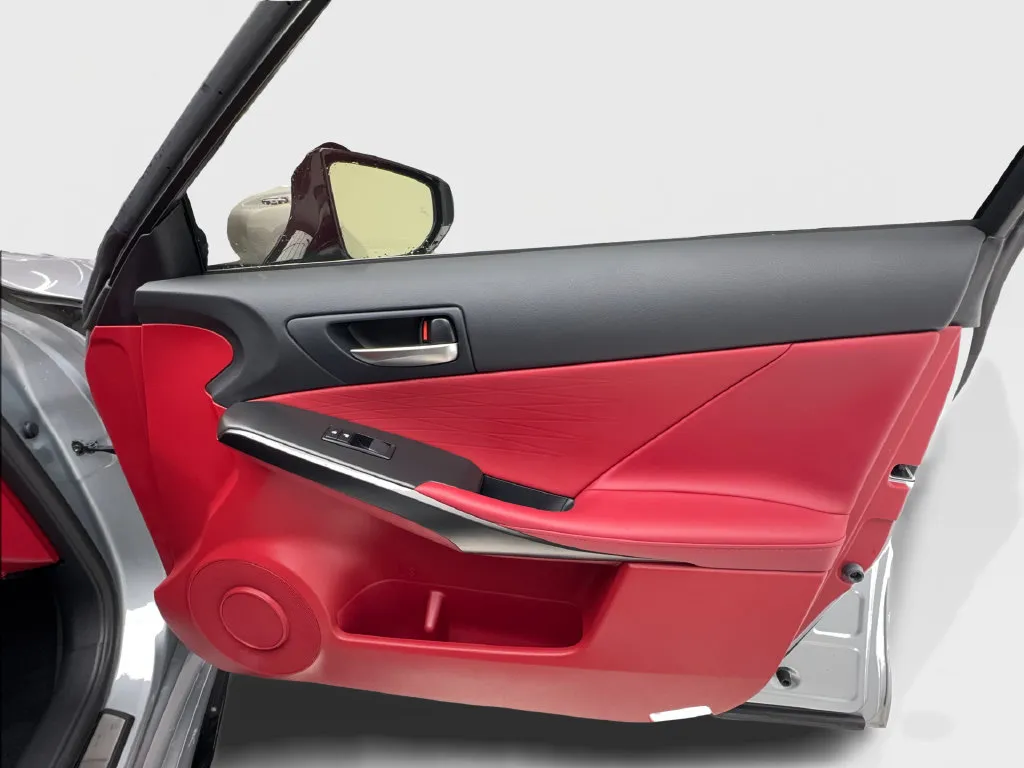 Lexus IS photo 35