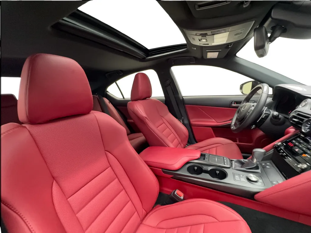 Lexus IS photo 32