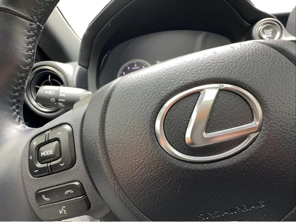 Lexus IS photo 48