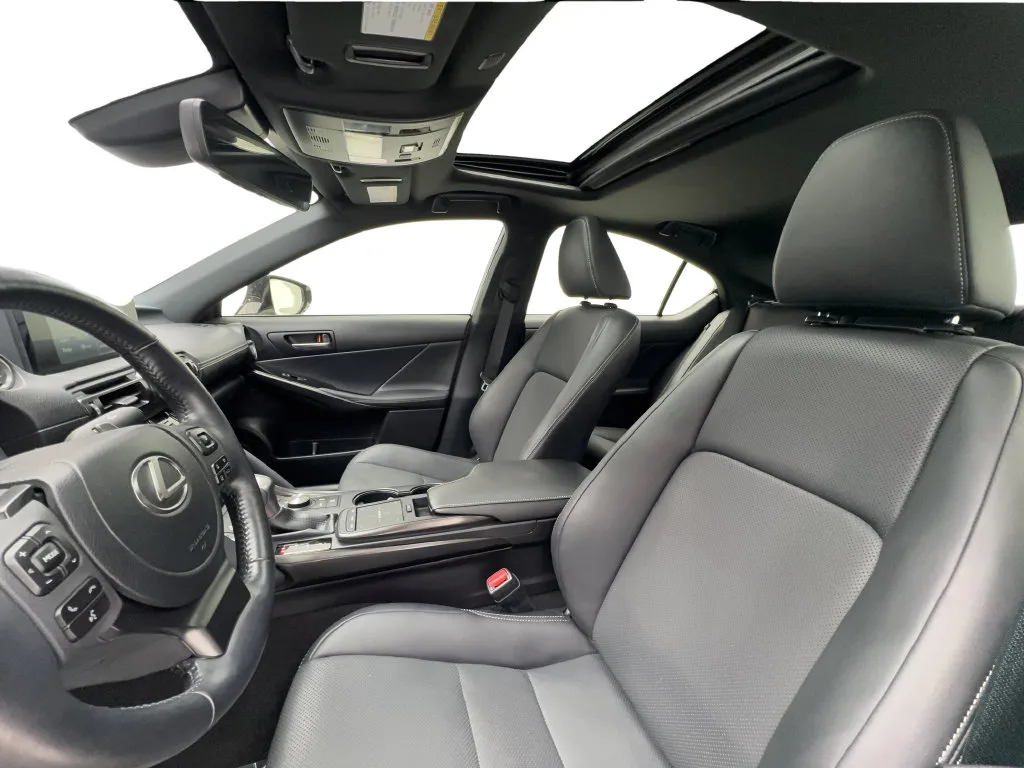 Lexus IS photo 44
