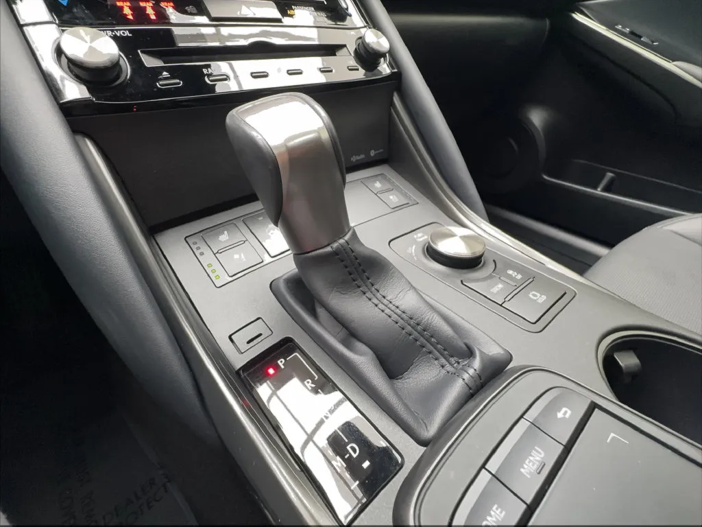 Lexus IS photo 51
