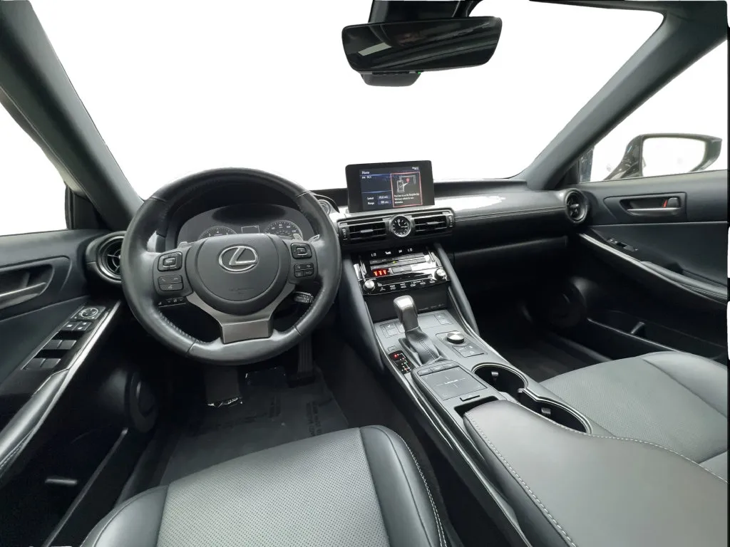 Lexus IS photo 40