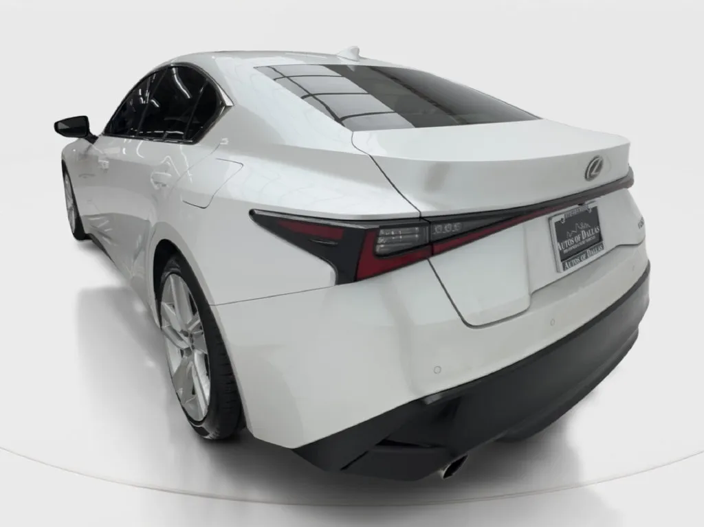 Lexus IS photo 11