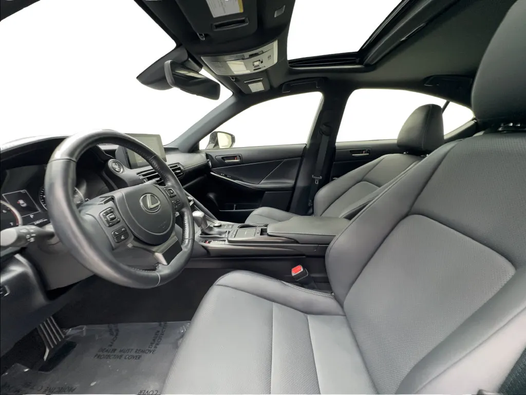 Lexus IS photo 22