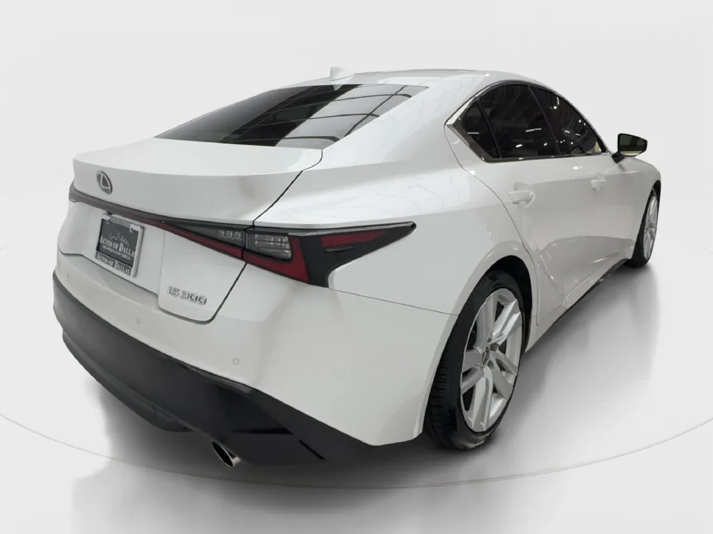 Lexus IS photo 8