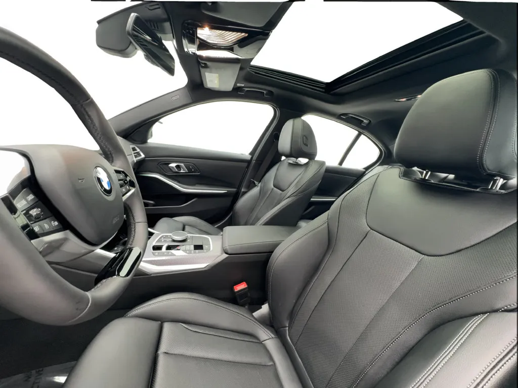 BMW 3 Series photo 21