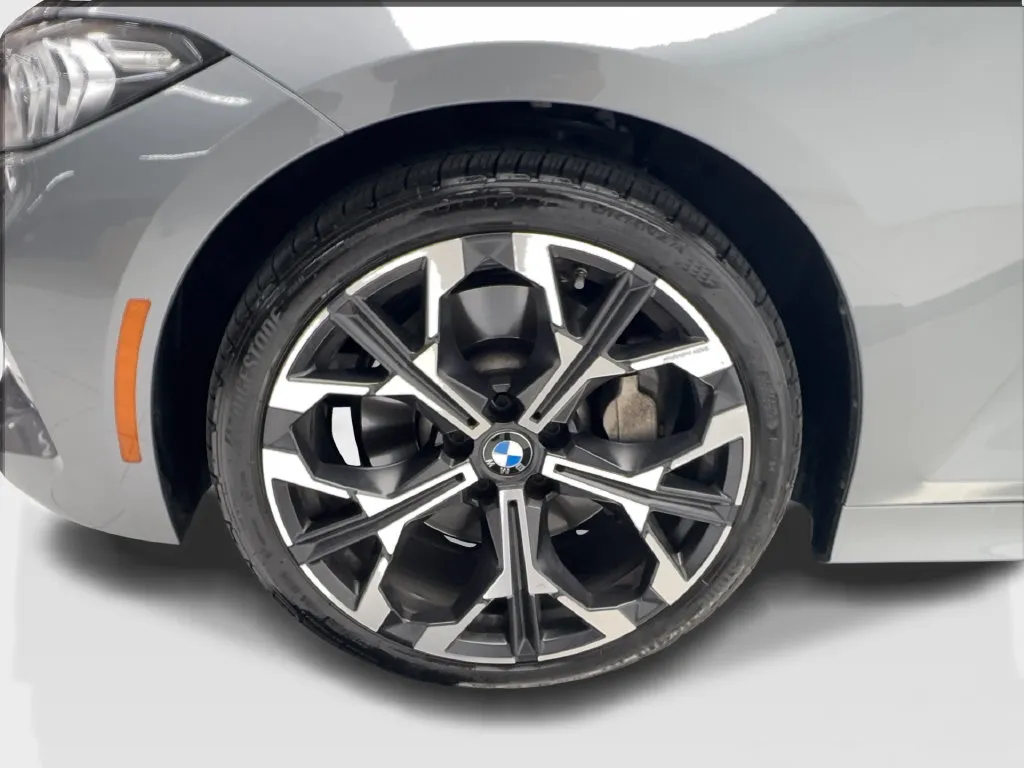 BMW 3 Series photo 15