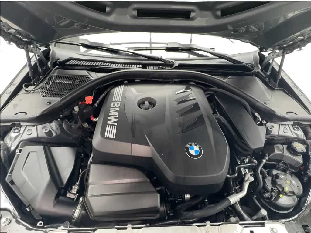 BMW 3 Series photo 20