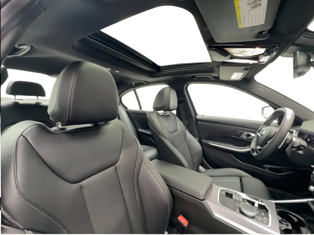 BMW 3 Series photo 33