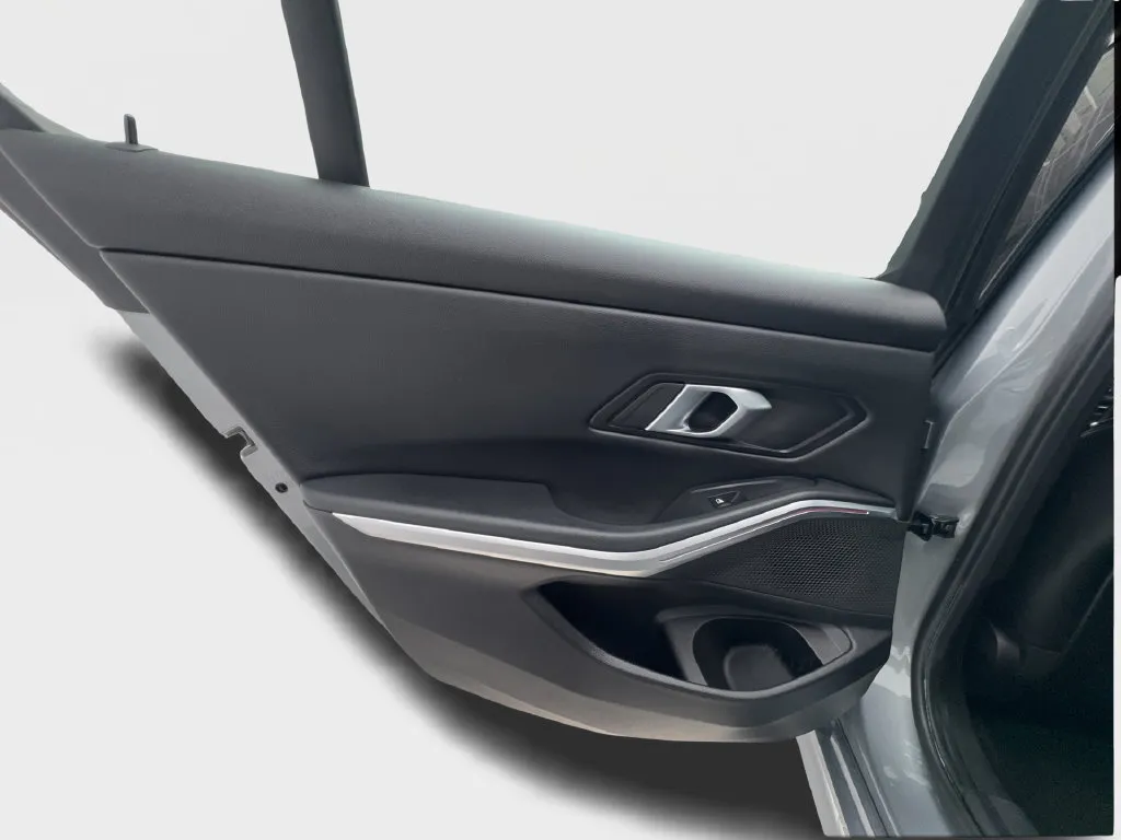 BMW 3 Series photo 28