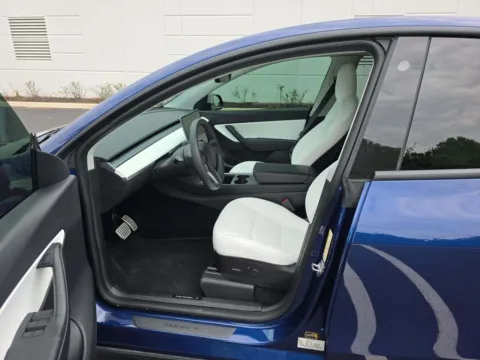 More photos of 2022 Tesla Model Y Performance at Autos of Dallas - Plano, TX