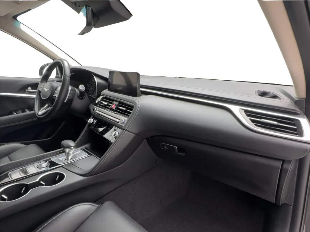 Genesis G70 photo 34