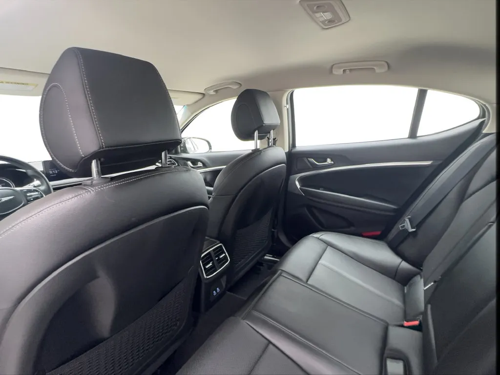 Genesis G70 photo 25