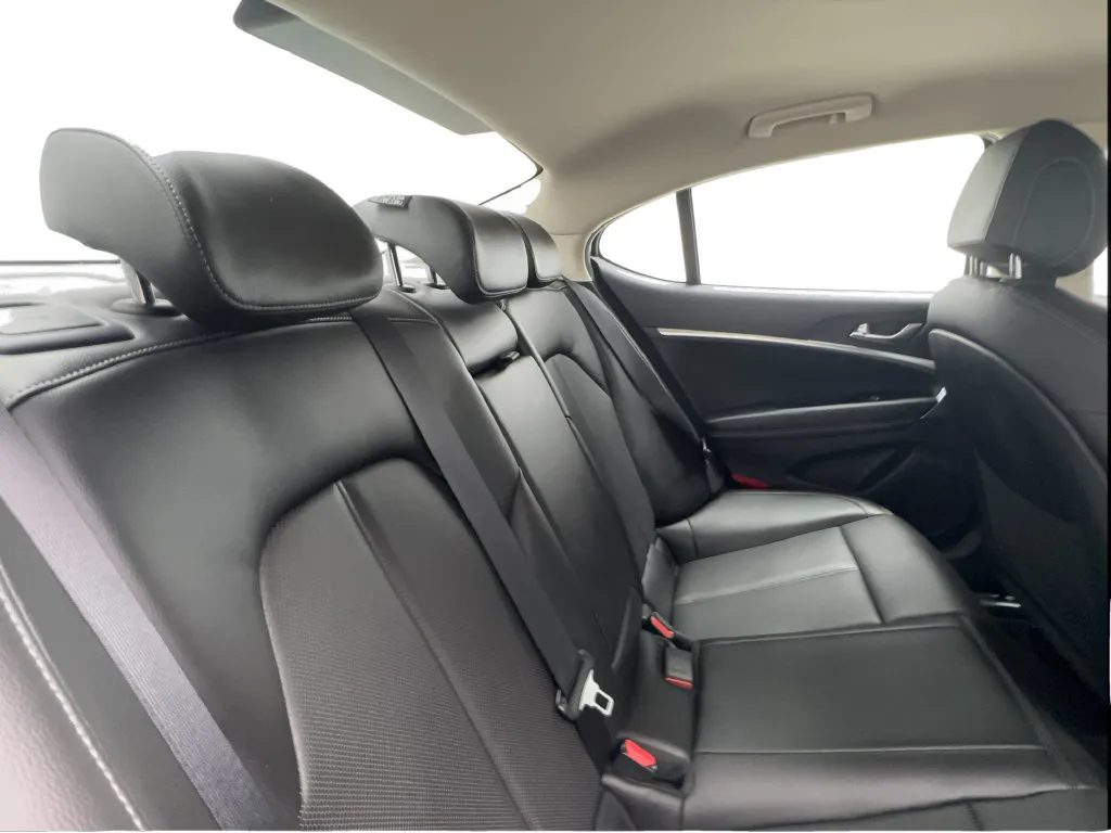 Genesis G70 photo 29