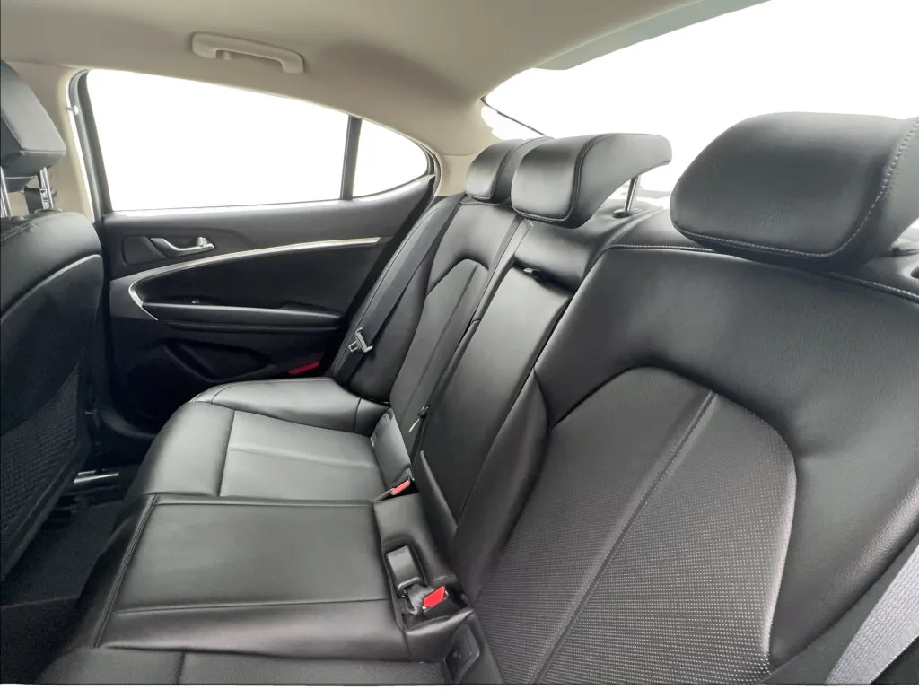 Genesis G70 photo 26