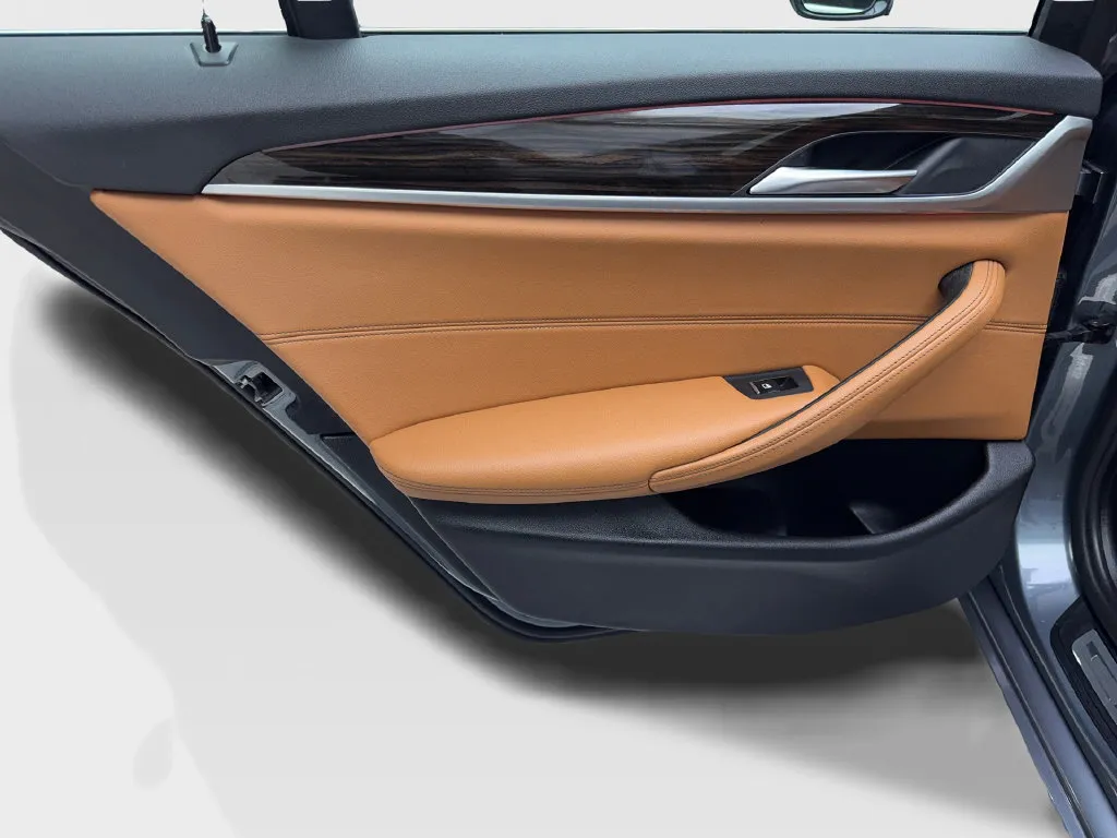 BMW 5 Series photo 38