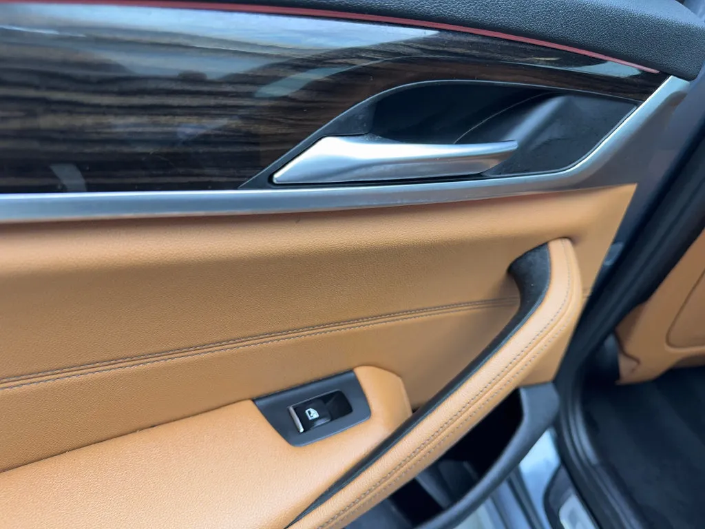 BMW 5 Series photo 39