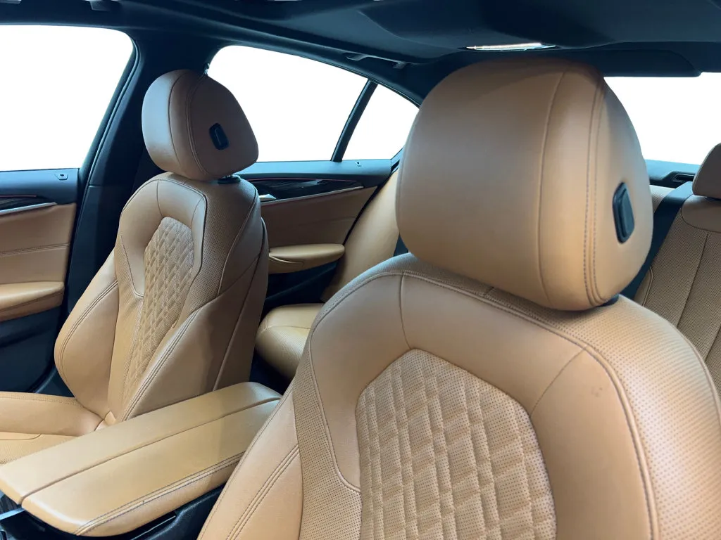BMW 5 Series photo 28