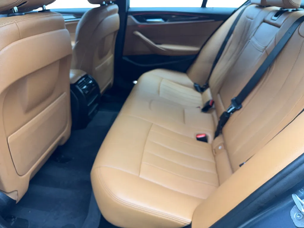 BMW 5 Series photo 34