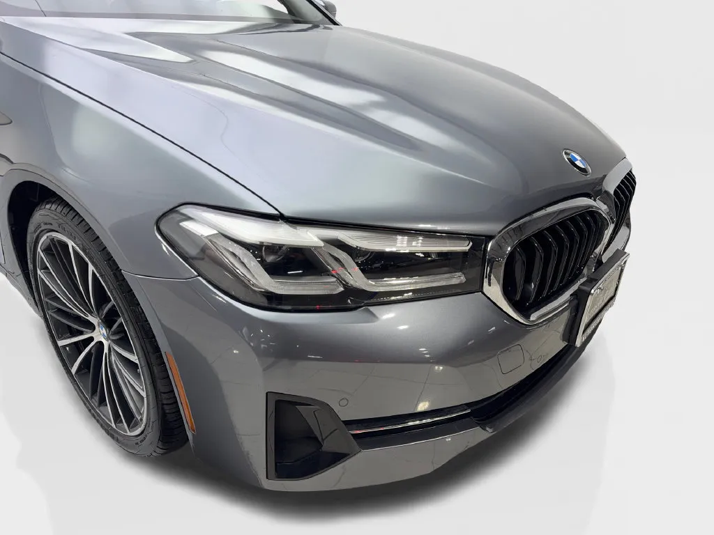 BMW 5 Series photo 17