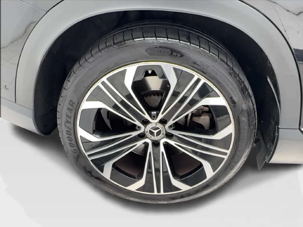 Mercedes-Benz EQE photo 16