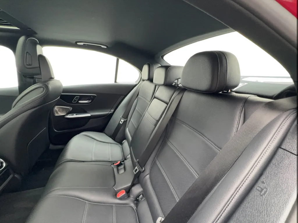 Mercedes-Benz C-Class photo 26