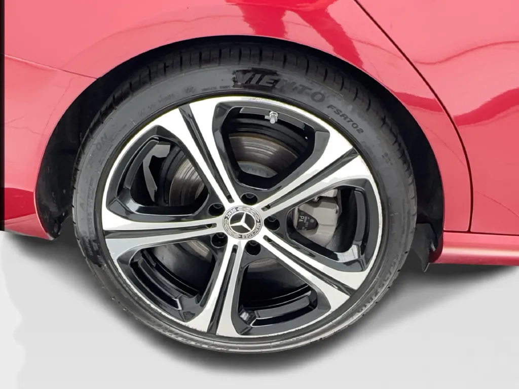 Mercedes-Benz C-Class photo 18