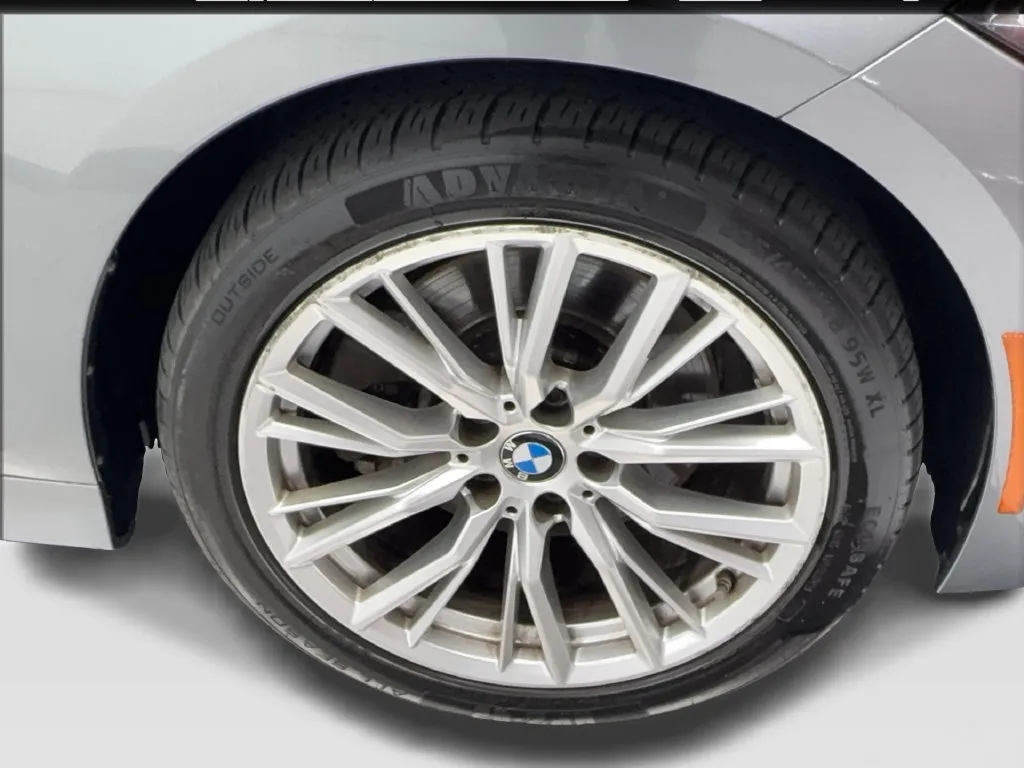 BMW 3 Series photo 16