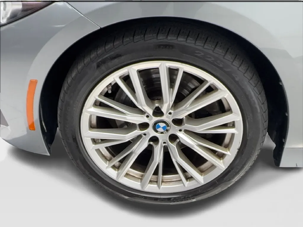BMW 3 Series photo 15