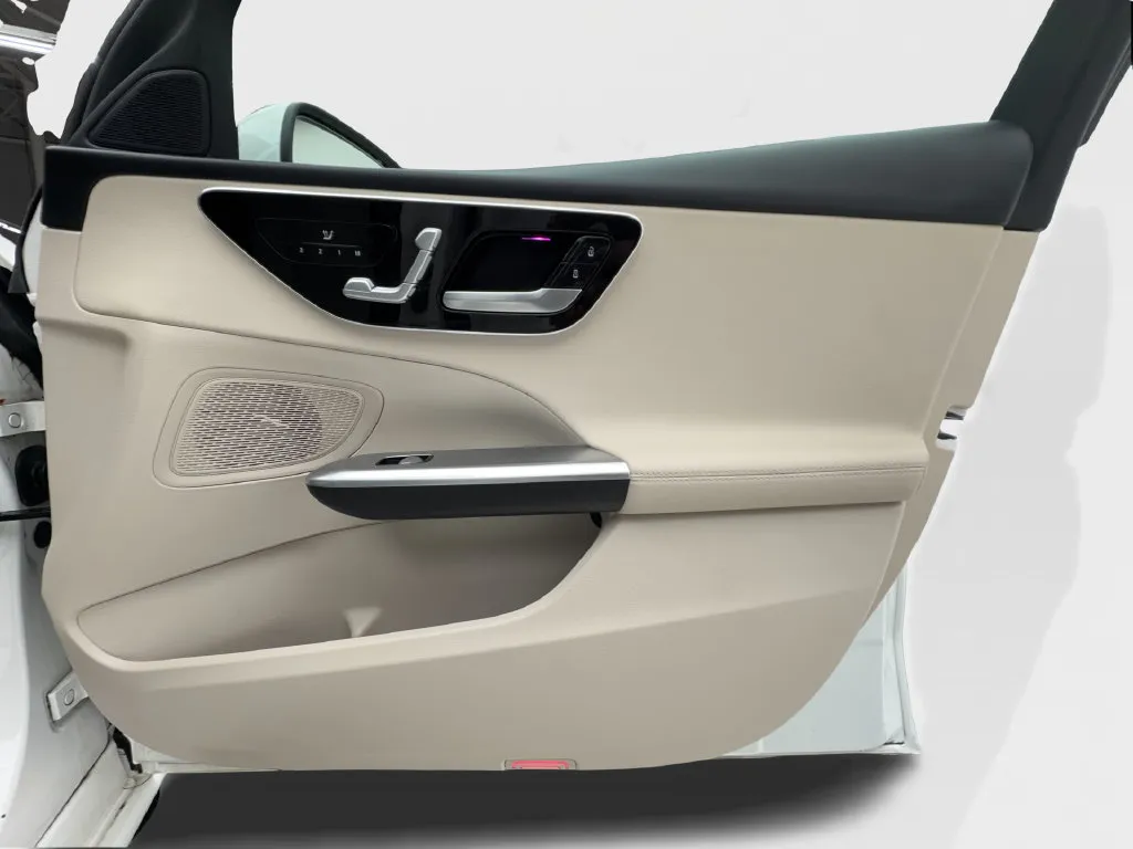 Mercedes-Benz C-Class photo 33