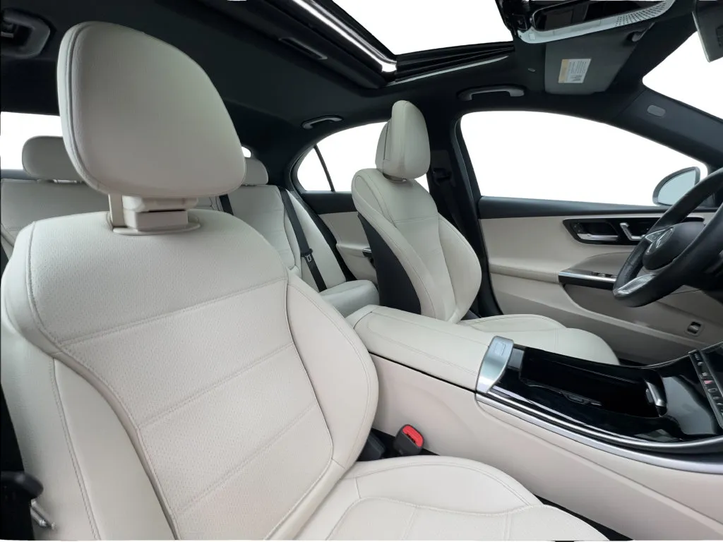 Mercedes-Benz C-Class photo 30