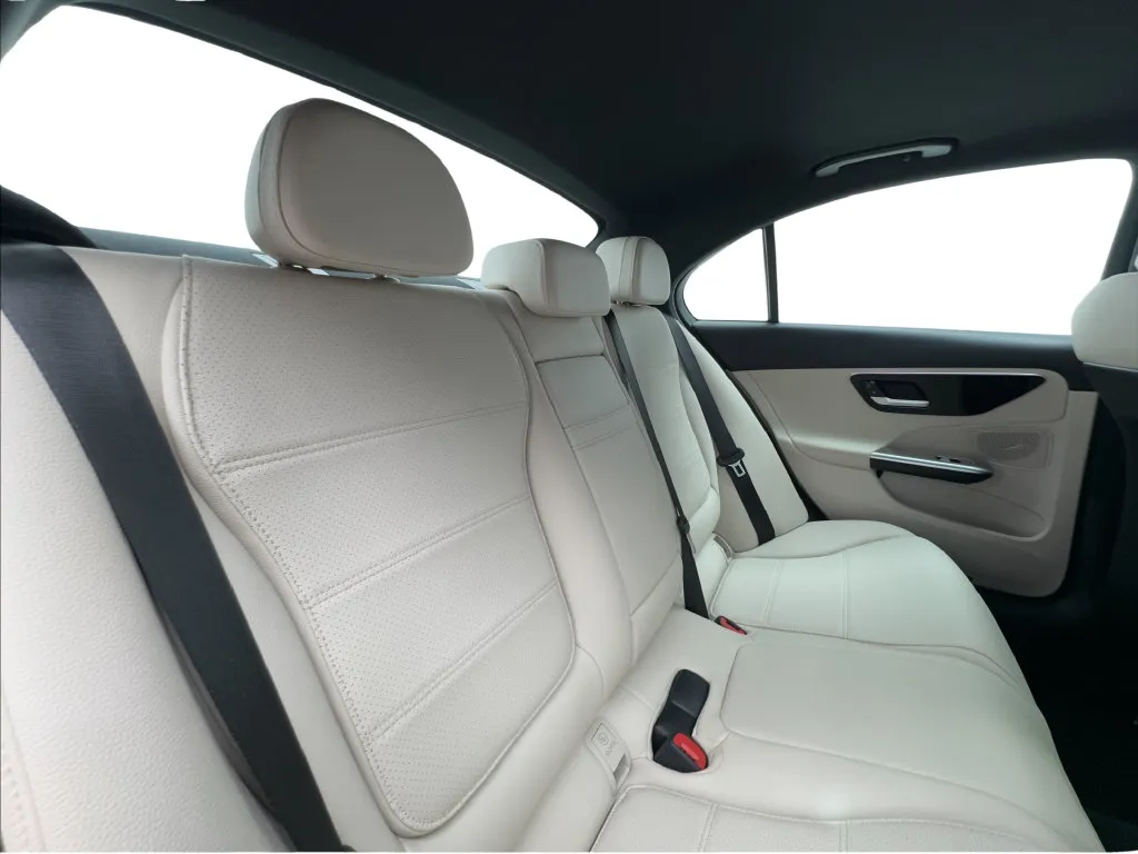 Mercedes-Benz C-Class photo 28