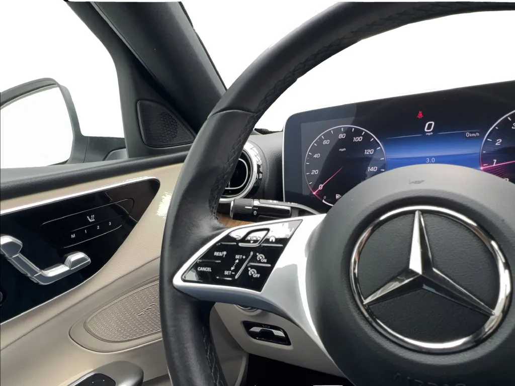Mercedes-Benz C-Class photo 42