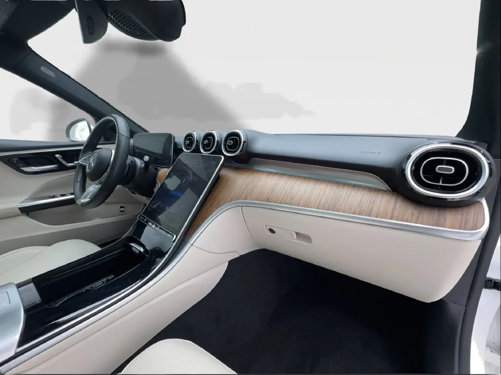 Mercedes-Benz C-Class photo 32